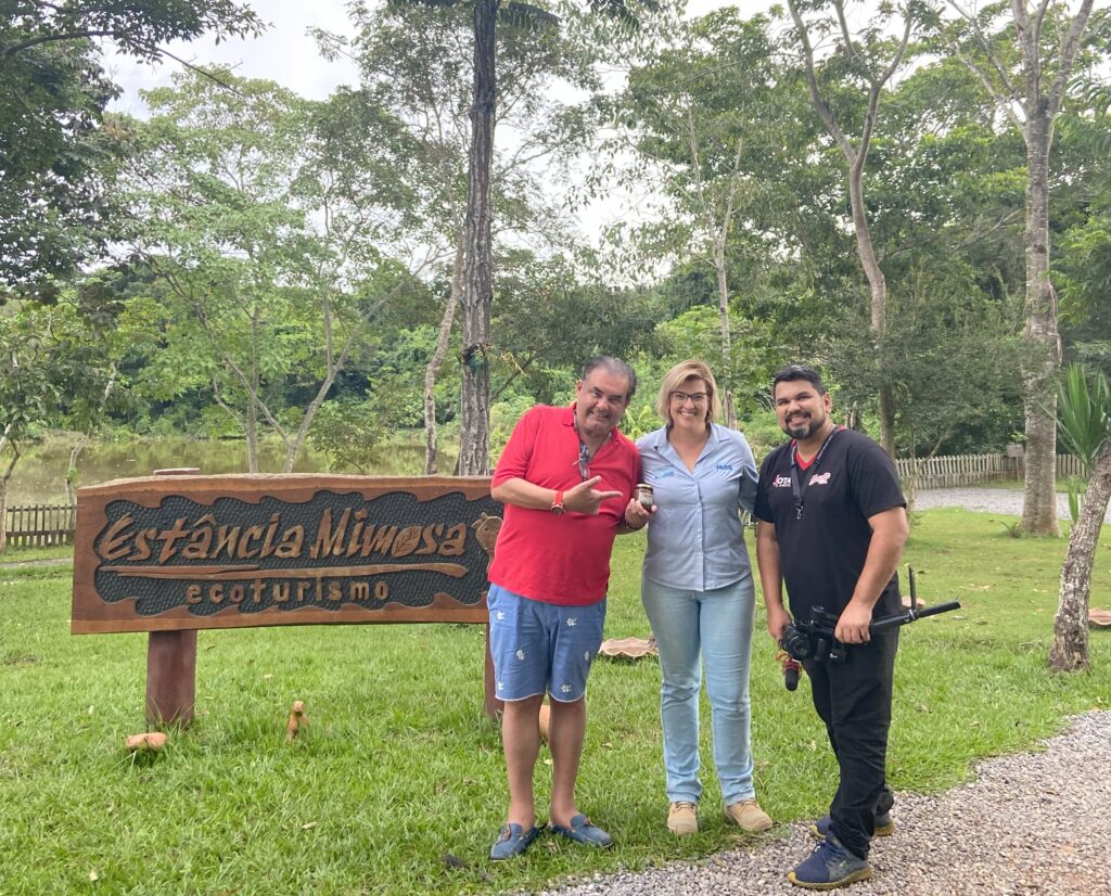 Jota Abussafi e equipe registram a visita na Estância Mimosa em Bonito MS