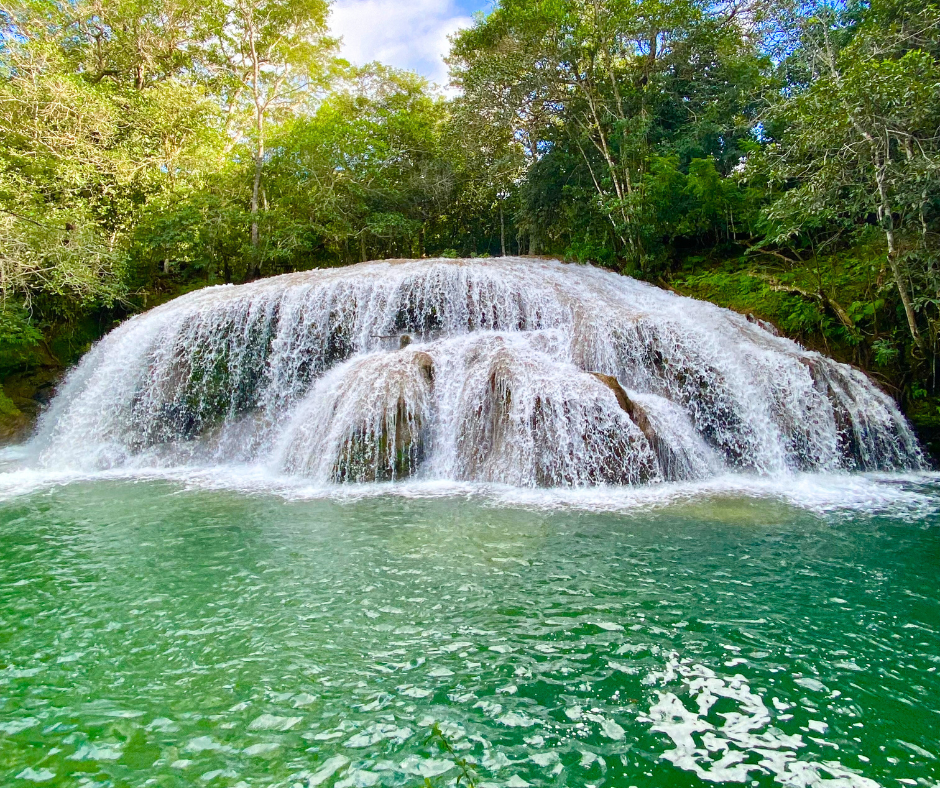 Estância Mimosa: Celebrando 24 Anos de encanto nas cachoeiras em Bonito