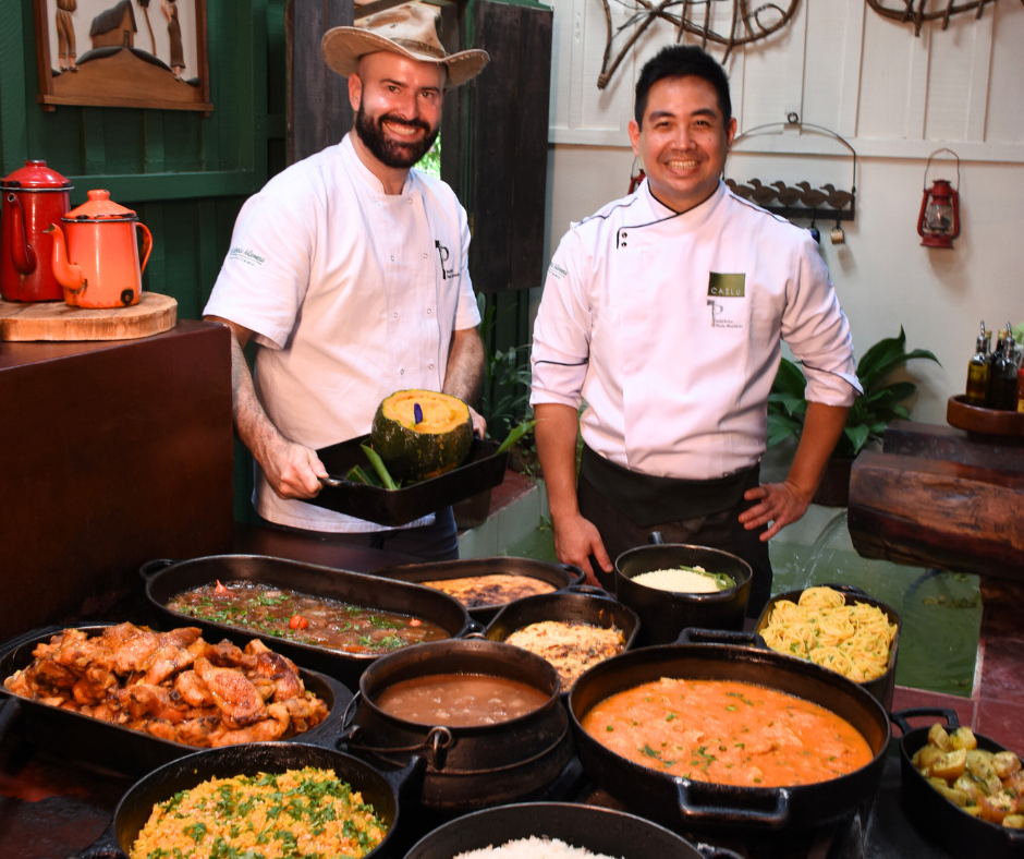 Chef-Paulo-Machado-e-Chef-Caslu-durante-treinamento-gastronomico-na-Estâbcia-Mimosa-Bonito-MS
