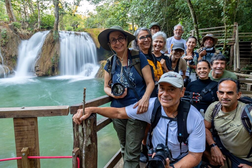 Grupo da Expedição Fotográfica nas cachoeiras da Estância Mimosa
