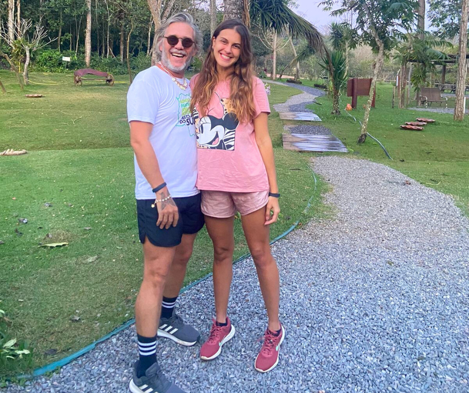 Angela e André, da Decolar, vistam a Estância Mimosa em Bonito MS