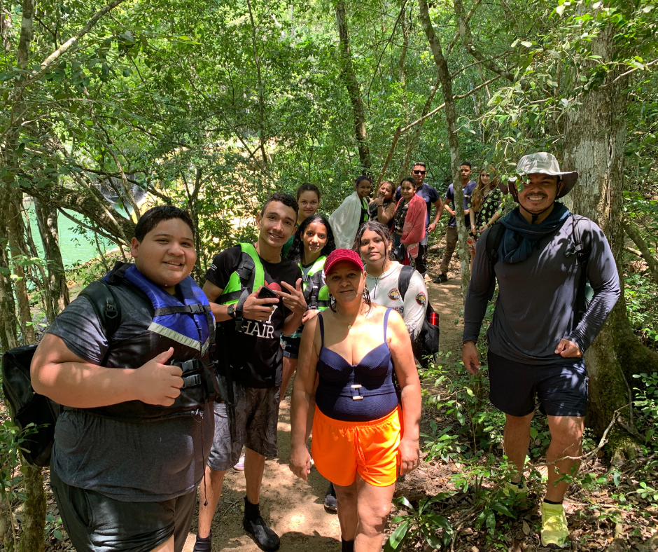 Alunos de escola rural visita Estância Mimosa