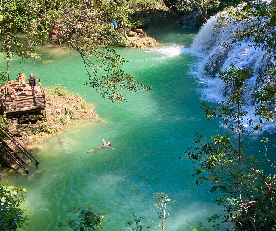 Cachoeiras e natureza preservada na Estância Mimosa